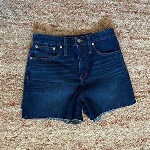 NWT Madewell Shorts size 28 curvy fit.